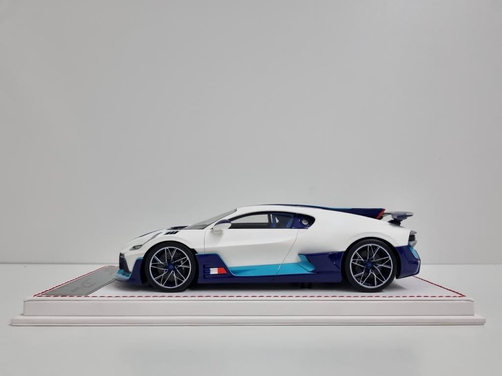 FC Model Bugatti Divo Nr. 10/10 1:18 Nieuw, Hobby en Vrije tijd, Modelauto's | 1:18, Ophalen of Verzenden, Nieuw, Auto