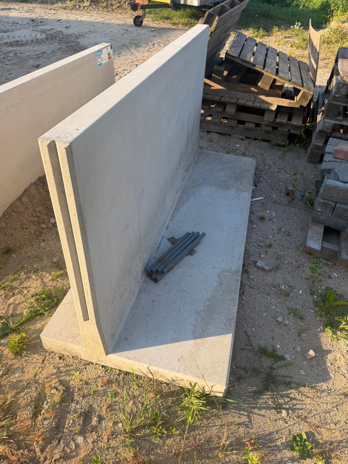 Nieuwe keerwand met hak 200x80x100, Doe-het-zelf en Verbouw, Ophalen, Nieuw
