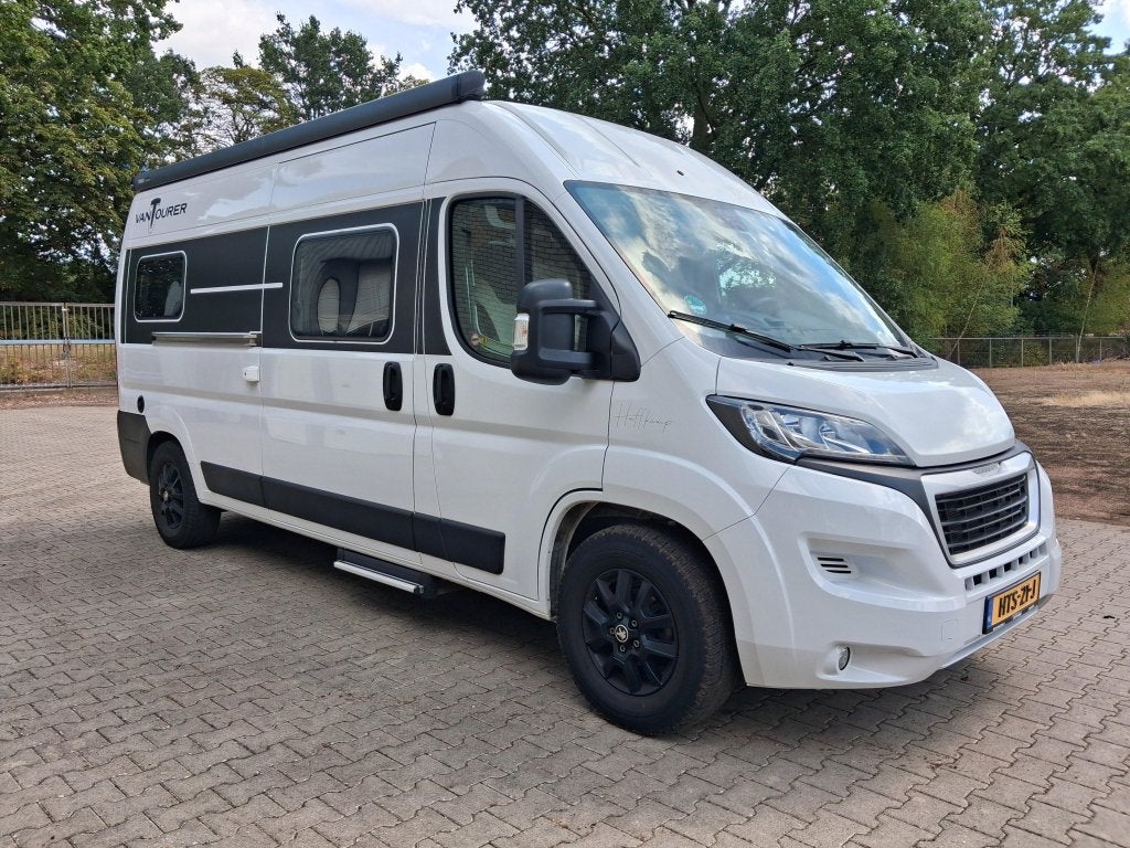 Knaus VANTourer R62 met dubbel stapelbed, 165PK, Caravans en Kamperen, Buscamper of Camperbus, Bedrijf, 5 tot 6 meter, Tot en met 4