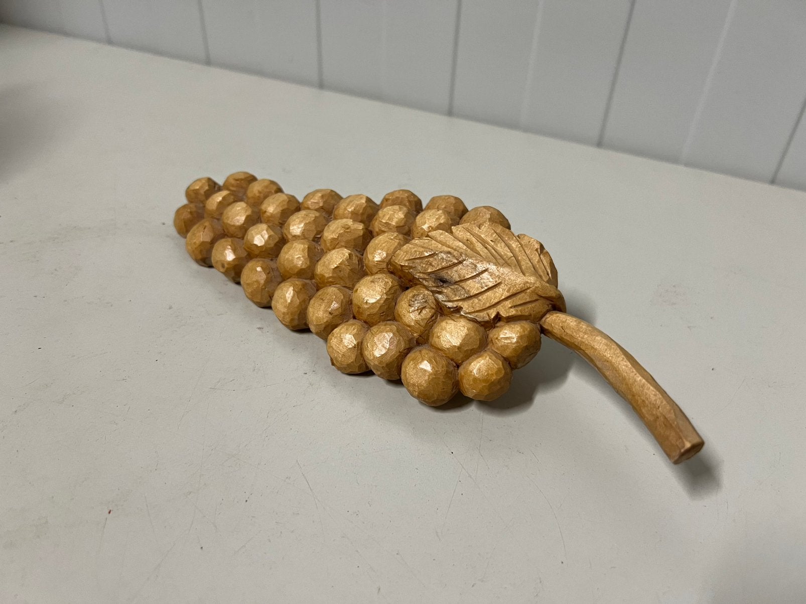 Te Koop : Houten Tros Druiven Uitgesneden Handgemaakt, Antiek en Kunst, Ophalen of Verzenden