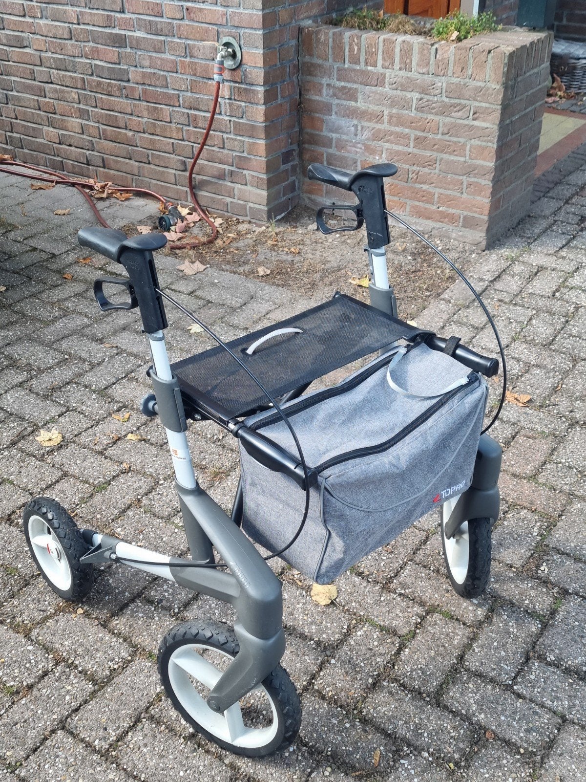 topro olympos atr m zilver, Diversen, Rollators, Ophalen of Verzenden, Opvouwbaar, Zo goed als nieuw