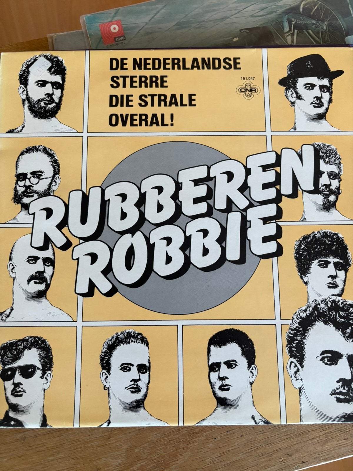 Rubberen Robbie 12 inch als nieuw, Cd's en Dvd's, Vinyl | Nederlandstalig, Ophalen of Verzenden, Zo goed als nieuw, 12 inch