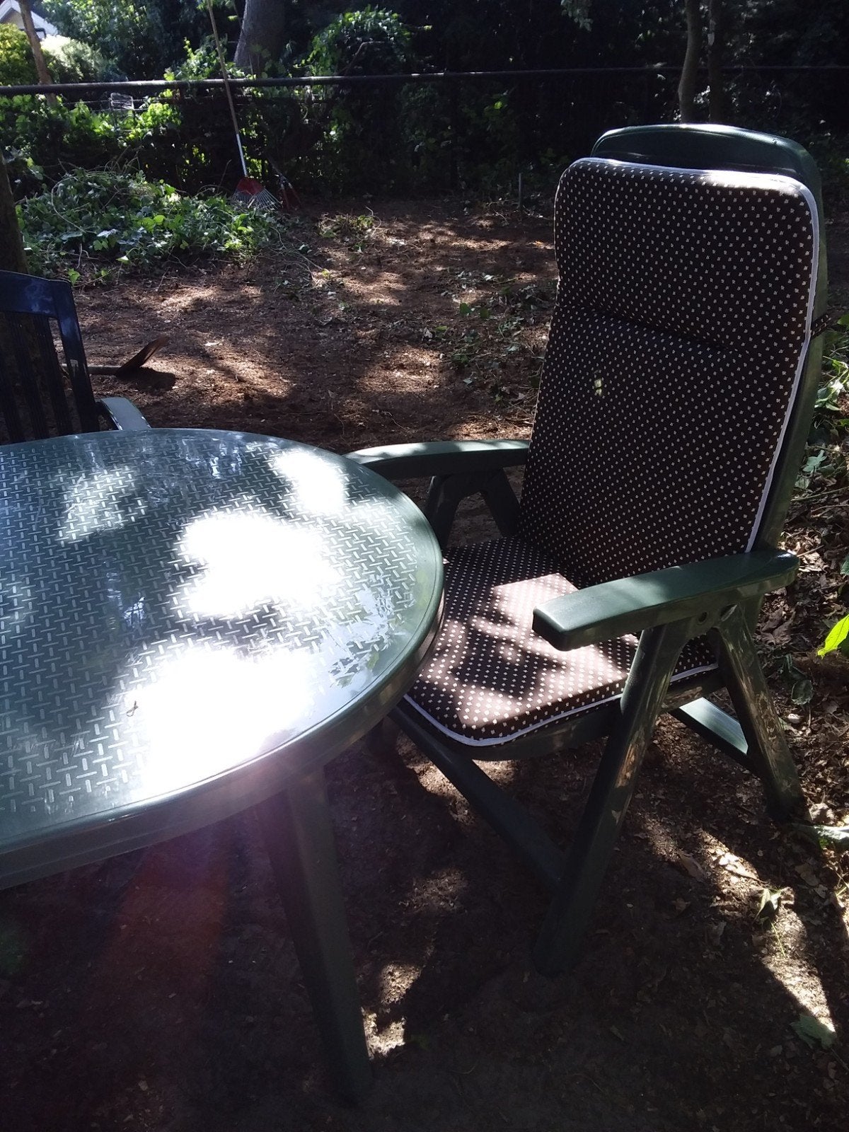 2x Tuintafel set met 4 stoelen en nieuwe kussens, Ophalen, Kunststof, Gebruikt, 8 zitplaatsen