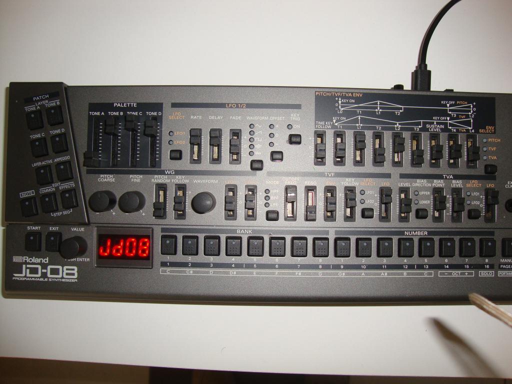 Roland JD-08 soundmodule, Ophalen of Verzenden, Zo goed als nieuw, Roland