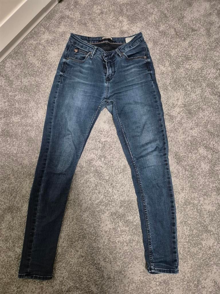 Garcia Celia jeans maat XS, Kleding | Dames, Spijkerbroeken en Jeans, Blauw, Ophalen of Verzenden, Zo goed als nieuw, W27 (confectie 34) of kleiner