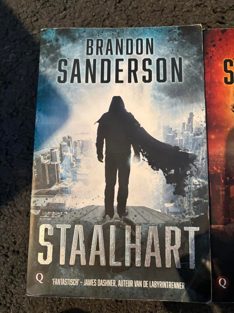 Staalhart - Brandon Sanderson, Ophalen of Verzenden, Zo goed als nieuw
