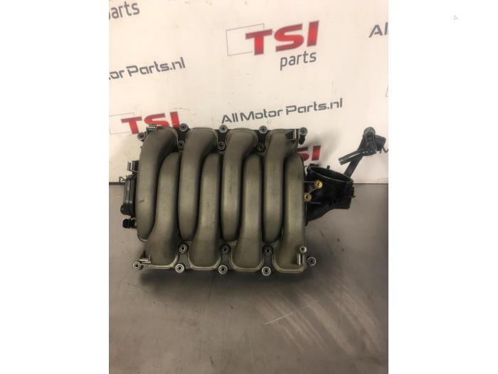 Inlaatspruitstuk van een Audi A8, Gebruikt, -, -, -