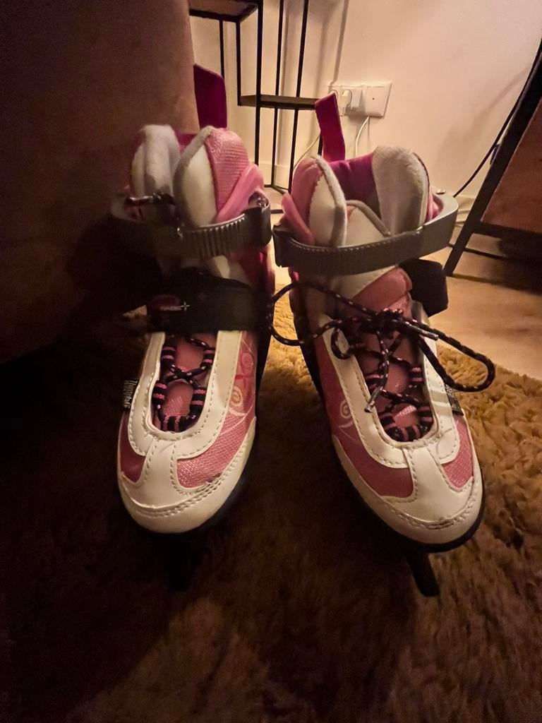 Schaatsen meisje maat 29/32 verstelbaar, Sport en Fitness, Schaatsen, Ophalen, Zo goed als nieuw, IJshockeyschaatsen, Overige merken
