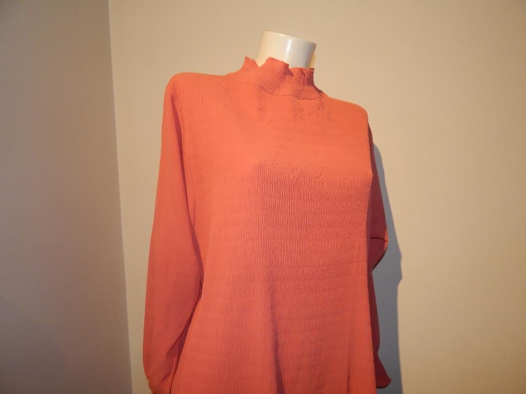 Studio Anneloes koraal kleur top fijne plooi voorkant stretc, Overige kleuren, Verzenden, Maat 42/44 (L), Zo goed als nieuw