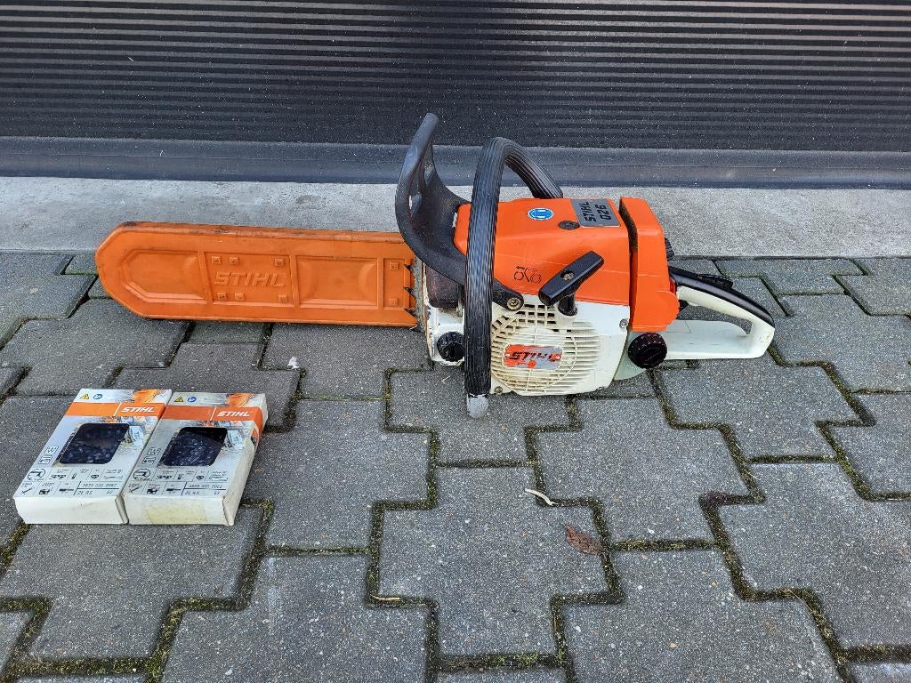 STIHL 026 Kettingzaag + 2 extra zaagkettingen, Tuin en Terras, Hand-tuingereedschap, Gebruikt, Overige soorten, Ophalen