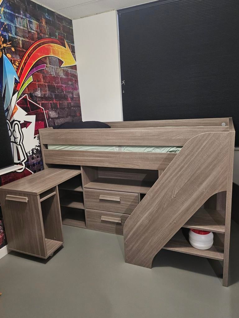 Stoer bed met veel bergruimte, Kinderen en Baby's, Kinderkamer | Bedden, Zo goed als nieuw, 180 cm of meer, 85 tot 100 cm, Matras