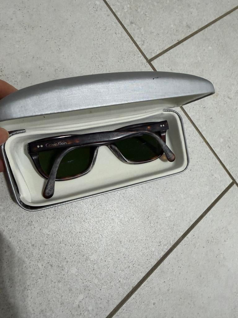 Calvin Klein Zonnebril, Gebruikt, Zonnebril, Bruin, Ophalen of Verzenden
