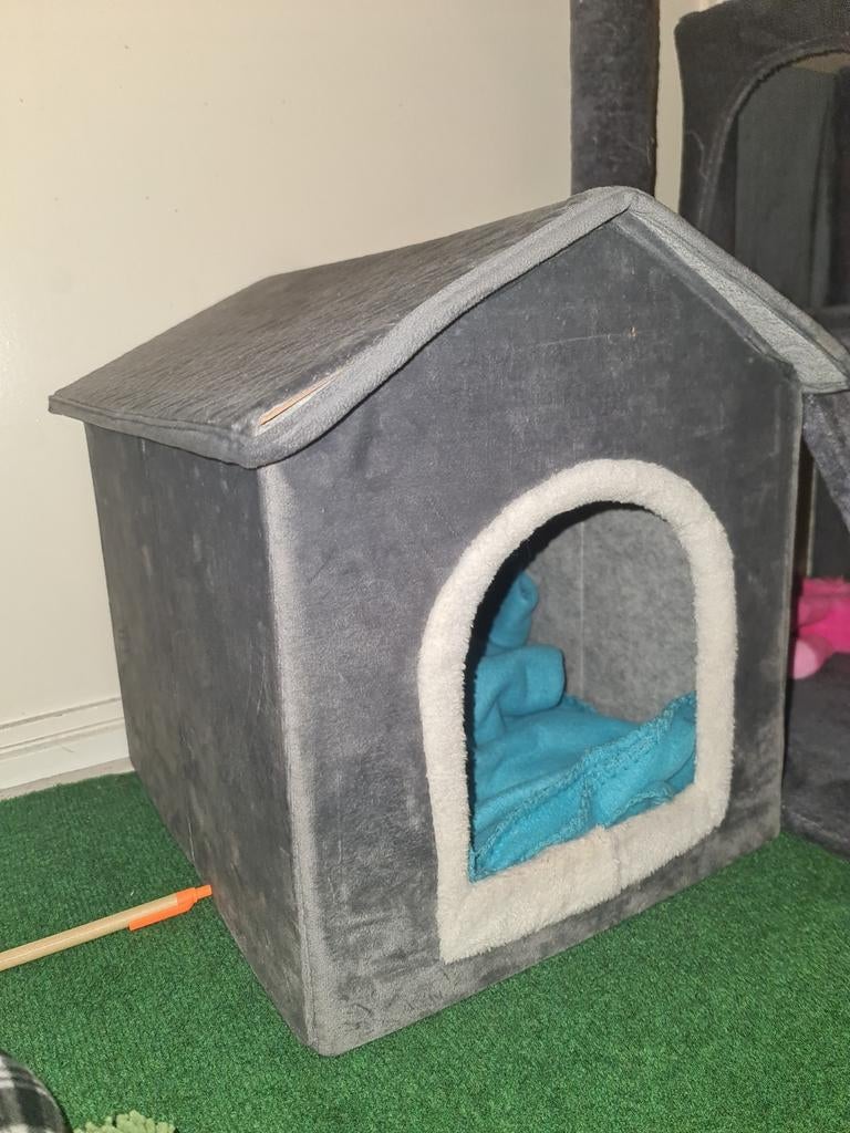 Kleine huisje voor katten, Ophalen, Nieuw