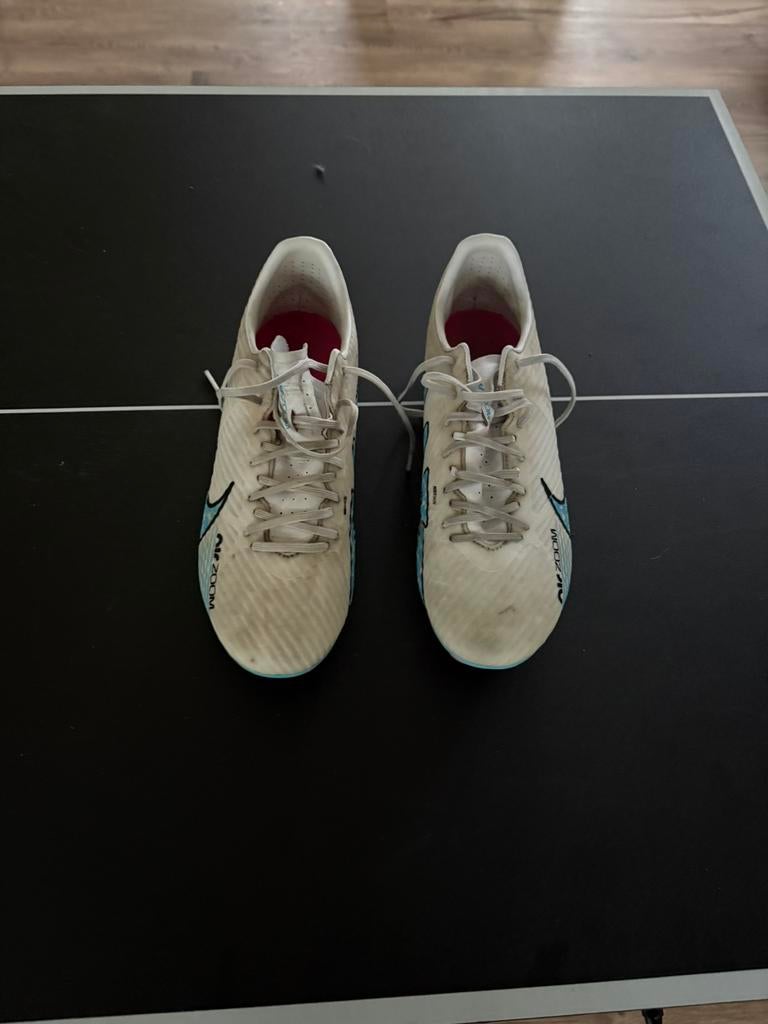 Voetbalschoenen, Ophalen, Gebruikt