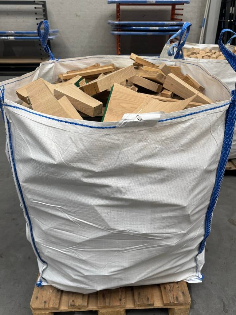 Bigbag Haardhout massief Eiken ACTIEPRIJS: €100,- !!, Tuin en Terras, Haardhout, Minder dan 3 m³, Ophalen, Eikenhout, Blokken
