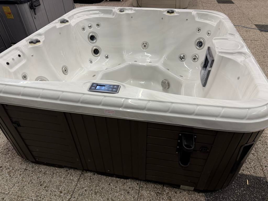 Passion Spa Refresh 5 personen Balboa, LED, 1 ligplaats., Ophalen, Zo goed als nieuw, Filter