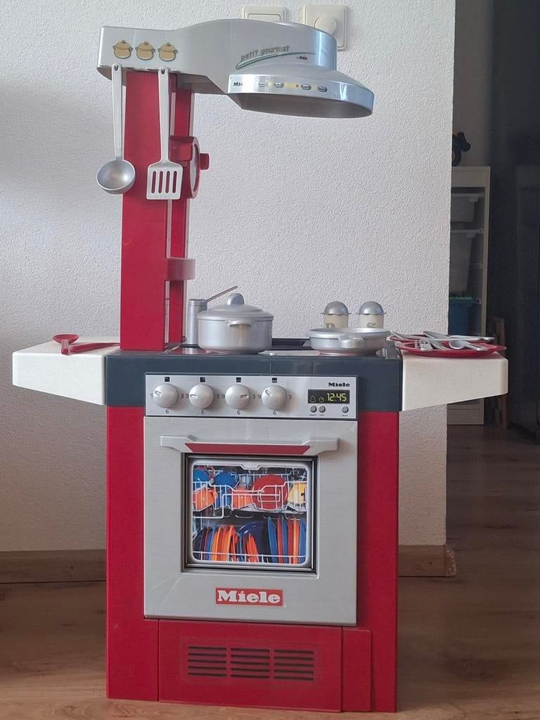 Speelgoed keukentje van Miele, Ophalen