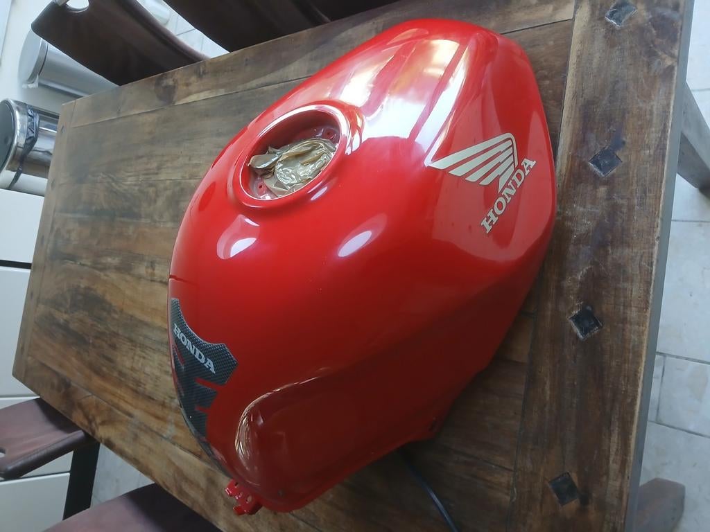 Tank honda vfr750f rc36 '94/'97 rood, Motoren, Onderdelen | Honda, Ophalen of Verzenden