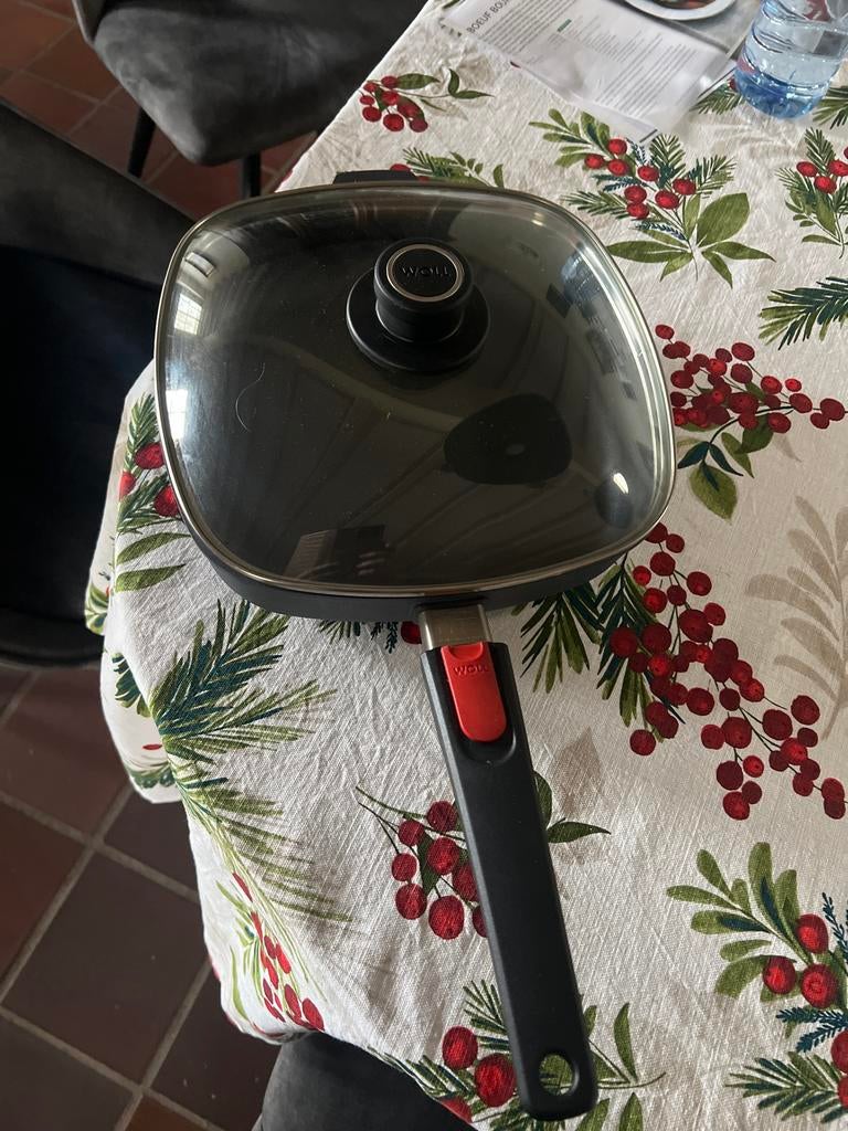 Woll Diamond Lite Koekenpan met Deksel, Inductieplaat, Aluminium, Ophalen of Verzenden, Zo goed als nieuw