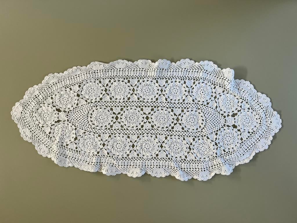 Ovaalvormig gehaakt kleedje katoen wit afm 67cm x 30cm, Ophalen of Verzenden