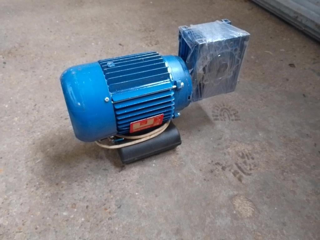 elektromotor met vertragingskast, Ophalen, Gebruikt, Elektromotor, 1400 tot 1800 rpm