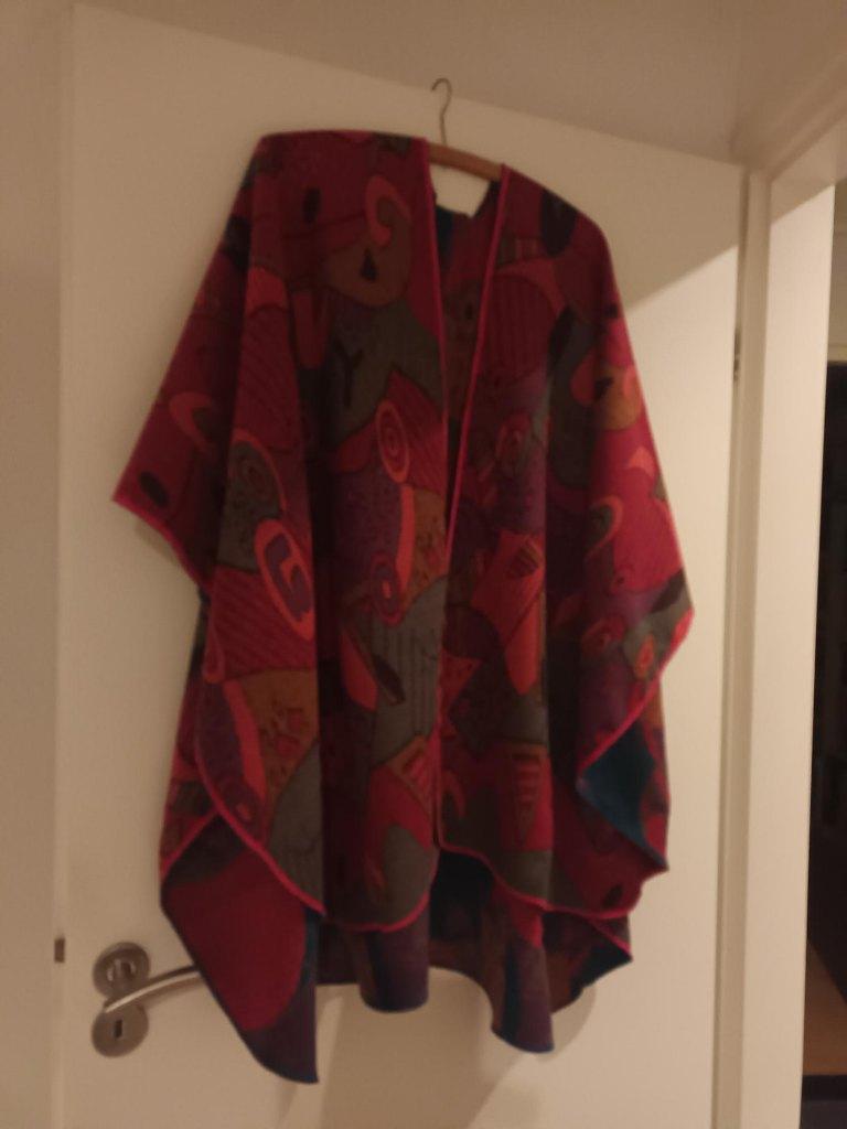 poncho, Kleding | Dames, Ophalen of Verzenden, Nieuw, Rood