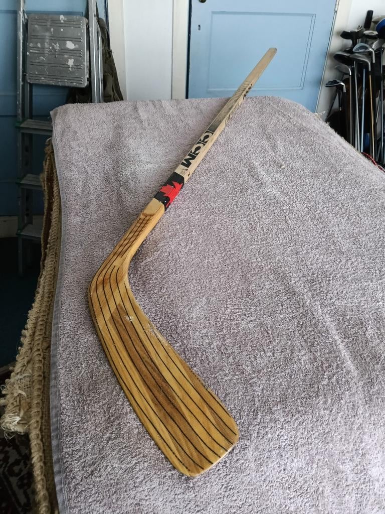 CCM 2020 ULTRA LAM DR 6 CANADIAN MADE HOCKEY STICK, Ophalen of Verzenden, Stick