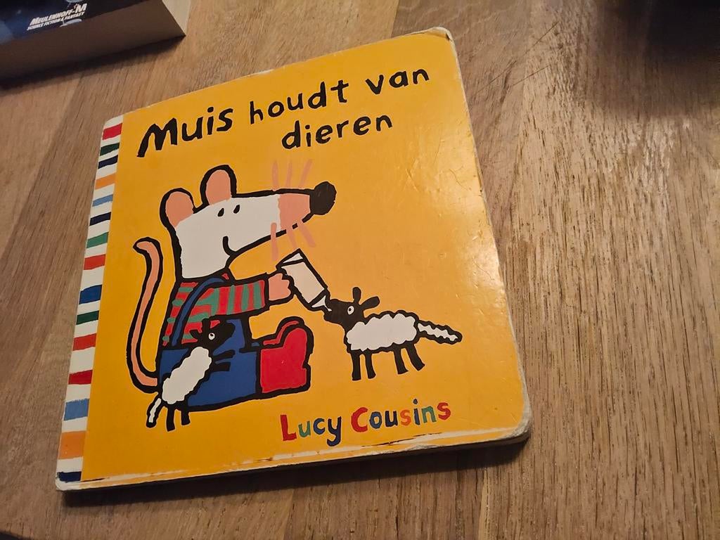 Muis houdt van dieren - Lucy Cousins, Ophalen of Verzenden, Lucy Cousins, Gelezen, Uitklap-, Voel- of Ontdekboek