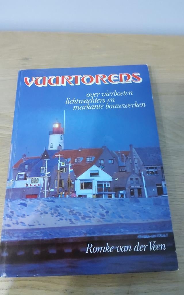Vuurtorens boek over vierboeten, Ophalen of Verzenden, 20e eeuw of later, Gelezen, Romke van der Veen