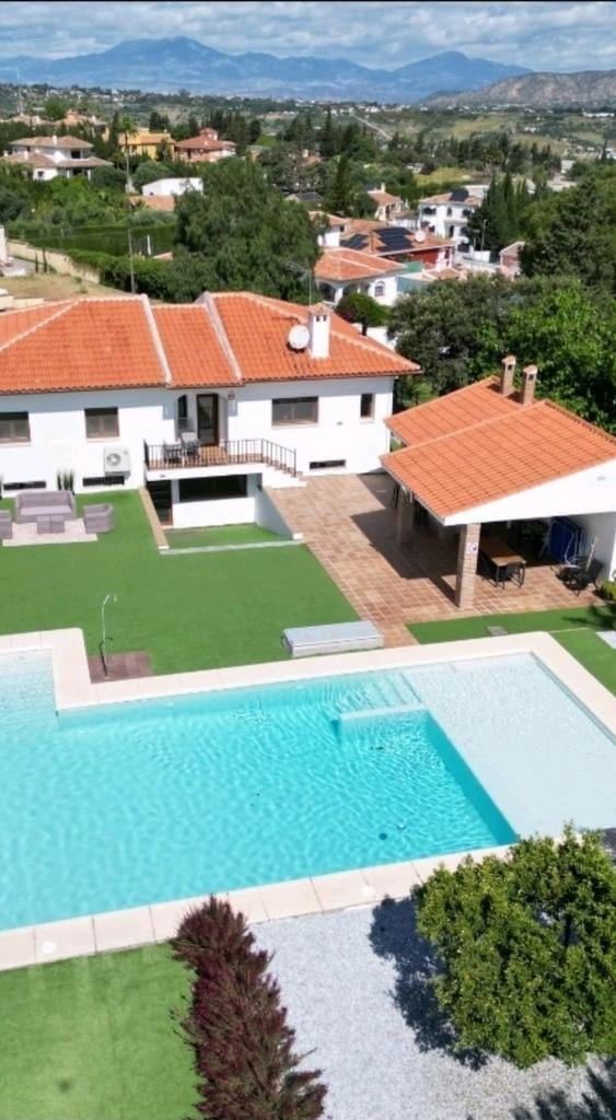 Vakantie villa te huur in Alhaurin de la Torre,  Málaga, Zwembad