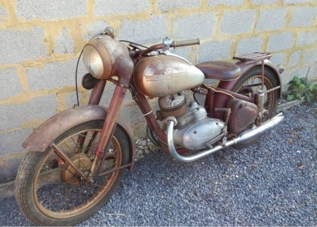 Gevraagd Jawa 350cc Perak en 250cc Perak, Motoren, Ophalen