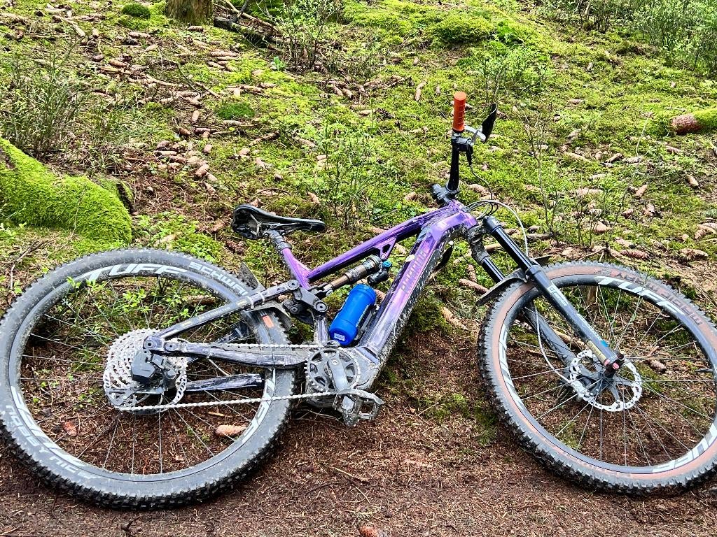 Custom pain EMTB enduro full suspension, Fietsen en Brommers, Fietsen | Mountainbikes en ATB, Gebruikt, Heren, Overige merken