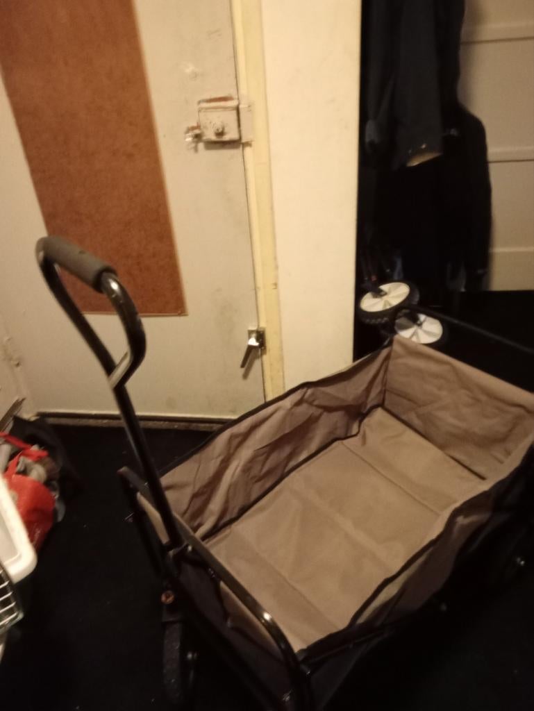 Boedel kar  met trekstang en kussens, Ophalen