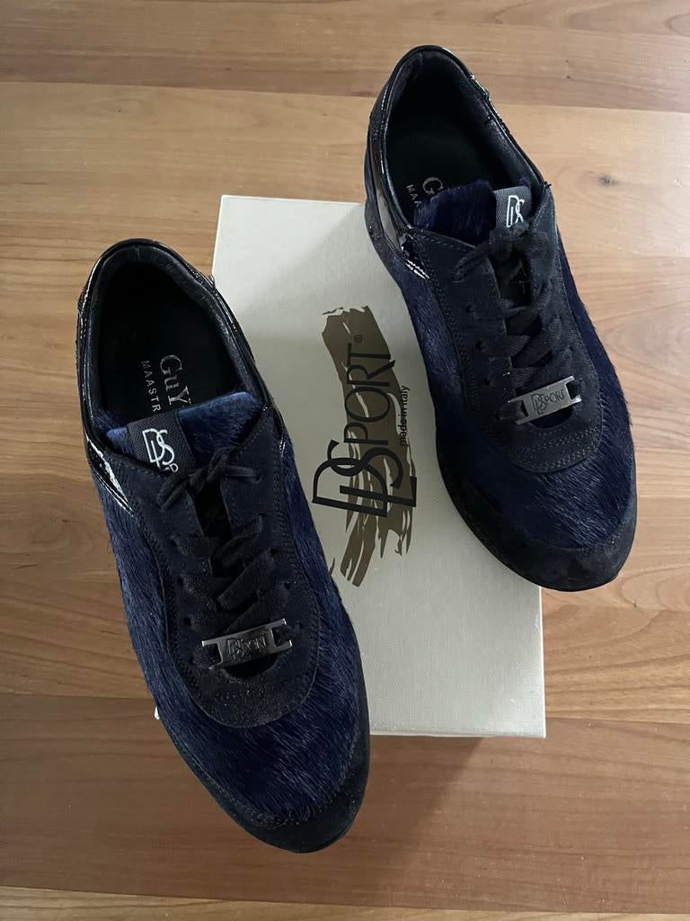 Donkerblauwe velours sneakers - Maat 40 DL Sport, Kleding | Dames, Schoenen, Blauw, Ophalen of Verzenden, Sneakers of Gympen, Zo goed als nieuw
