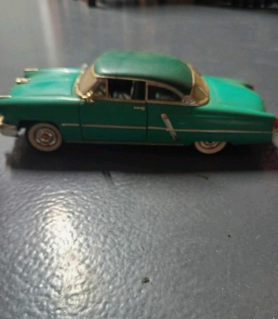 Schaalmodellen Auto's Motormax & Road Signature Ford deluxe, Ophalen of Verzenden, Overige merken