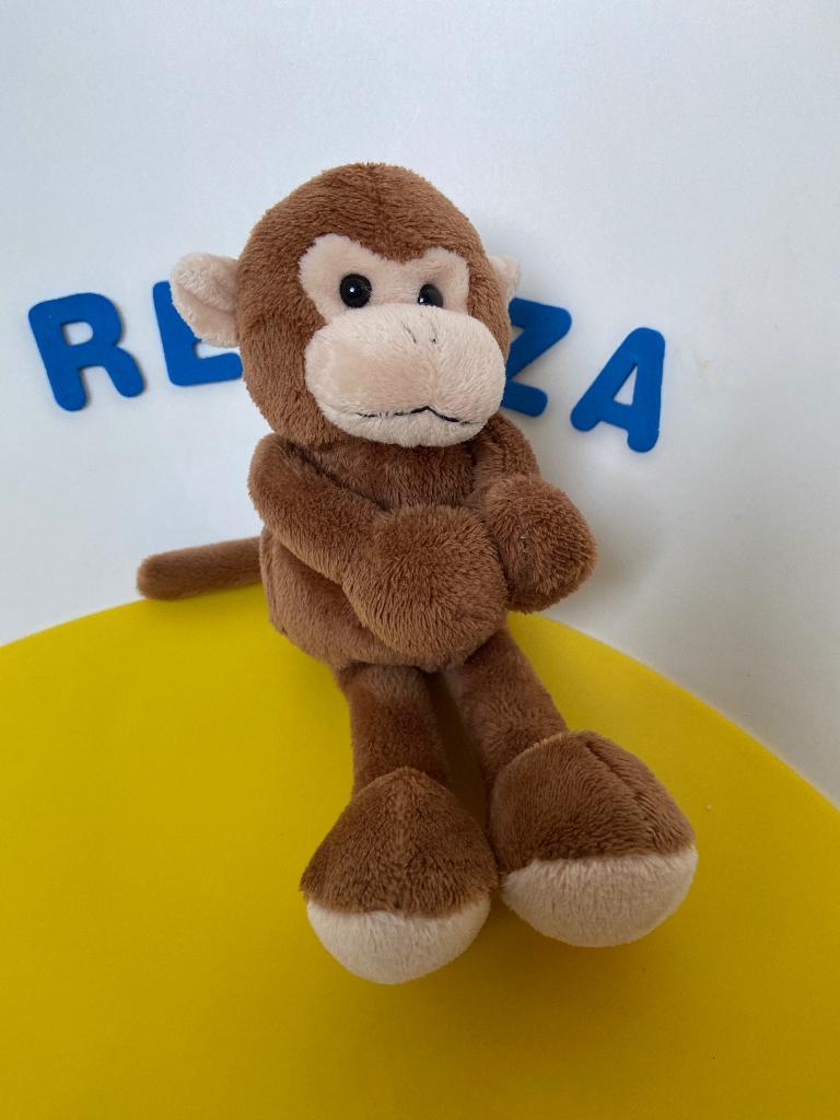 4958 hema aap aapje bruin met magneethandjes, Ophalen of Verzenden, Zo goed als nieuw, Overige typen