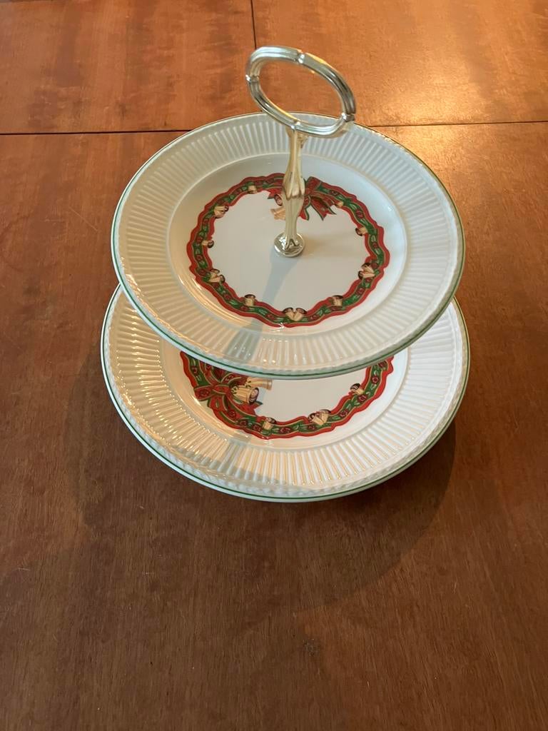 Wedgwood Queens Ware Christmas Time etagere 2 laags, Huis en Inrichting, Keuken | Servies, Ophalen of Verzenden, Zo goed als nieuw