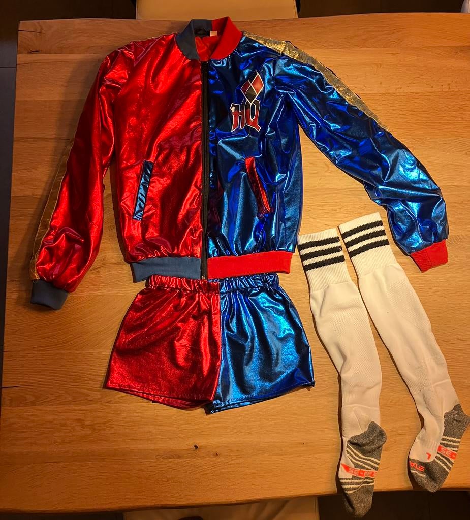 Harley Quinn Carnaval kostuum maat 140 met sokken maat 30/35, Ophalen, Zo goed als nieuw, 134 t/m 140, Jongen of Meisje