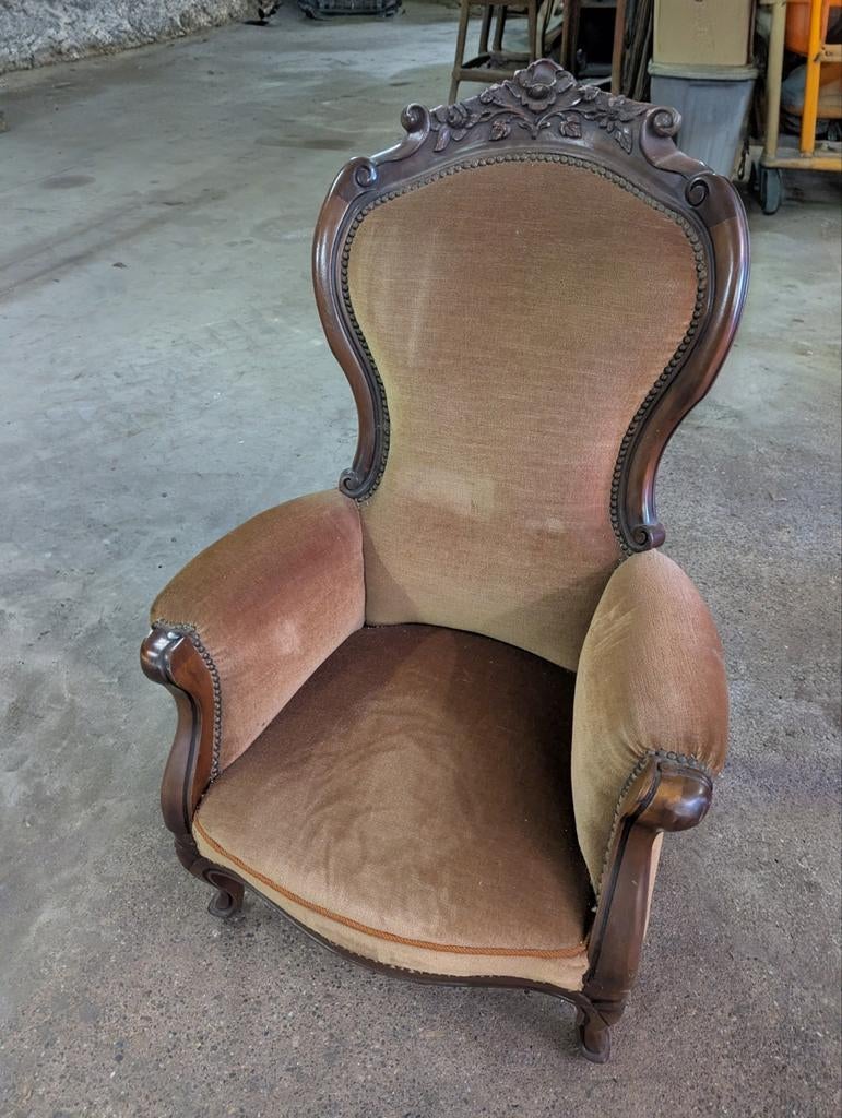 Antieke fauteuil met houten frame en stoffen bekleding, Gebruikt, Minder dan 75 cm, Stof, 50 tot 75 cm