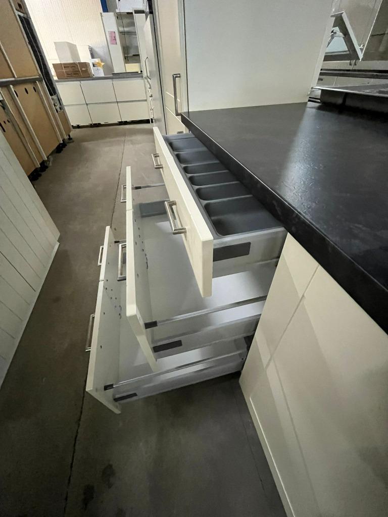 Complete Keuken Compleet NR 2590, Huis en Inrichting, Keuken | Complete keukens, Ophalen of Verzenden, Zo goed als nieuw, Met kookeiland