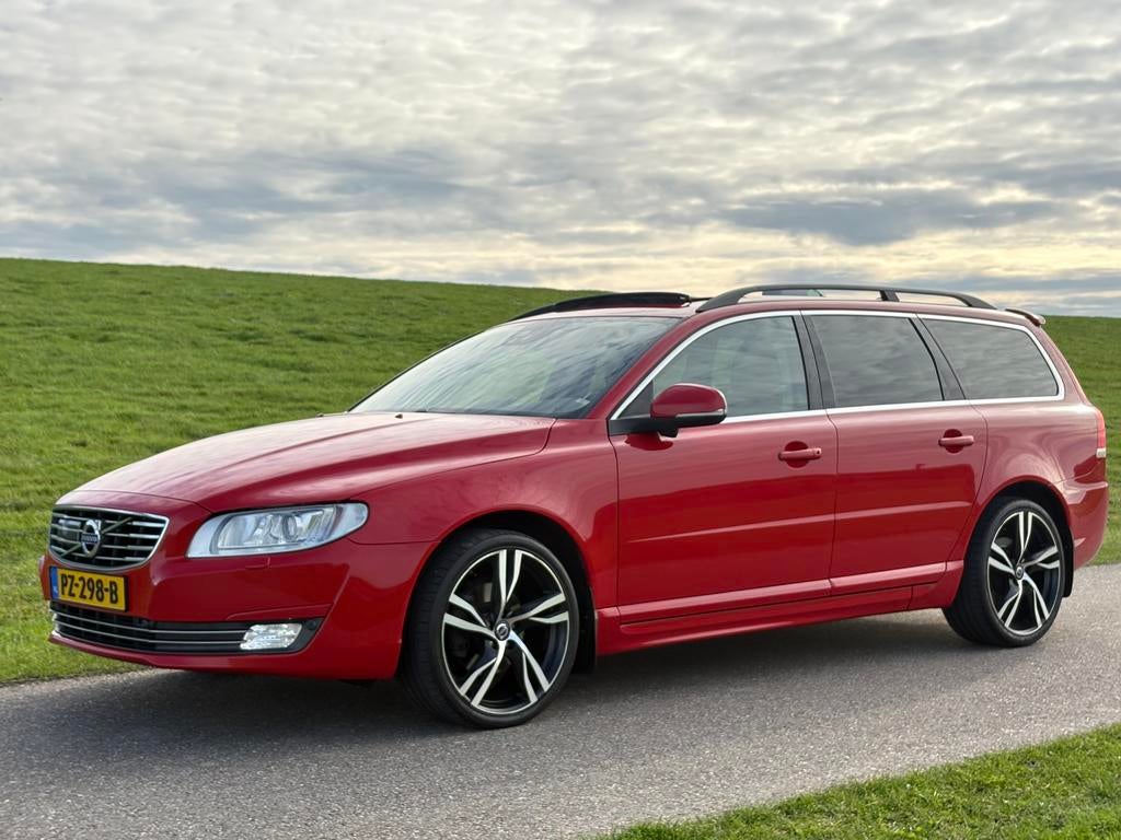 Volvo V70 2.0 D4 2015 Rood | Bomvol | dakje | adaptive | cam, Voorwielaandrijving, 1800 kg, 23 km/l, Geïmporteerd