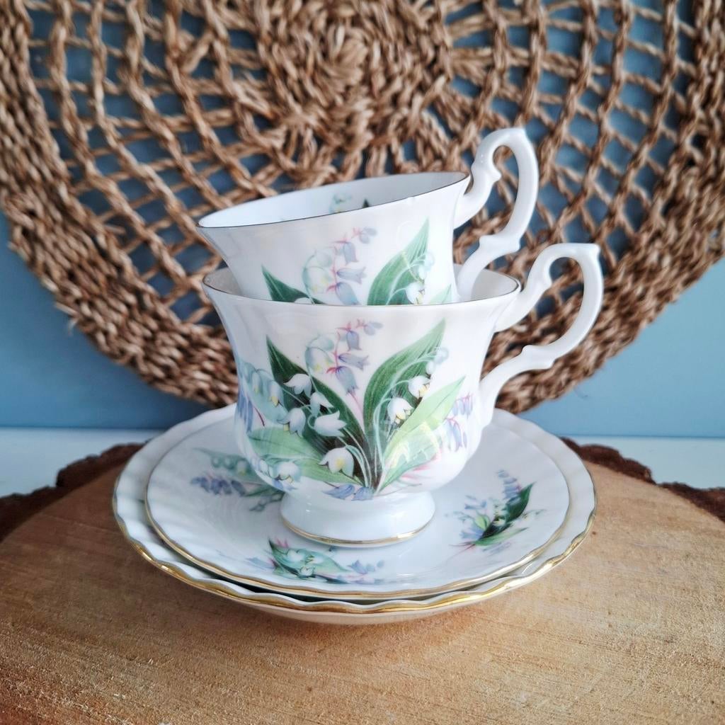 Royal Albert Summertime Series 'Cheverell' 2 kop en schotels, Antiek en Kunst, Antiek | Servies los, Ophalen of Verzenden