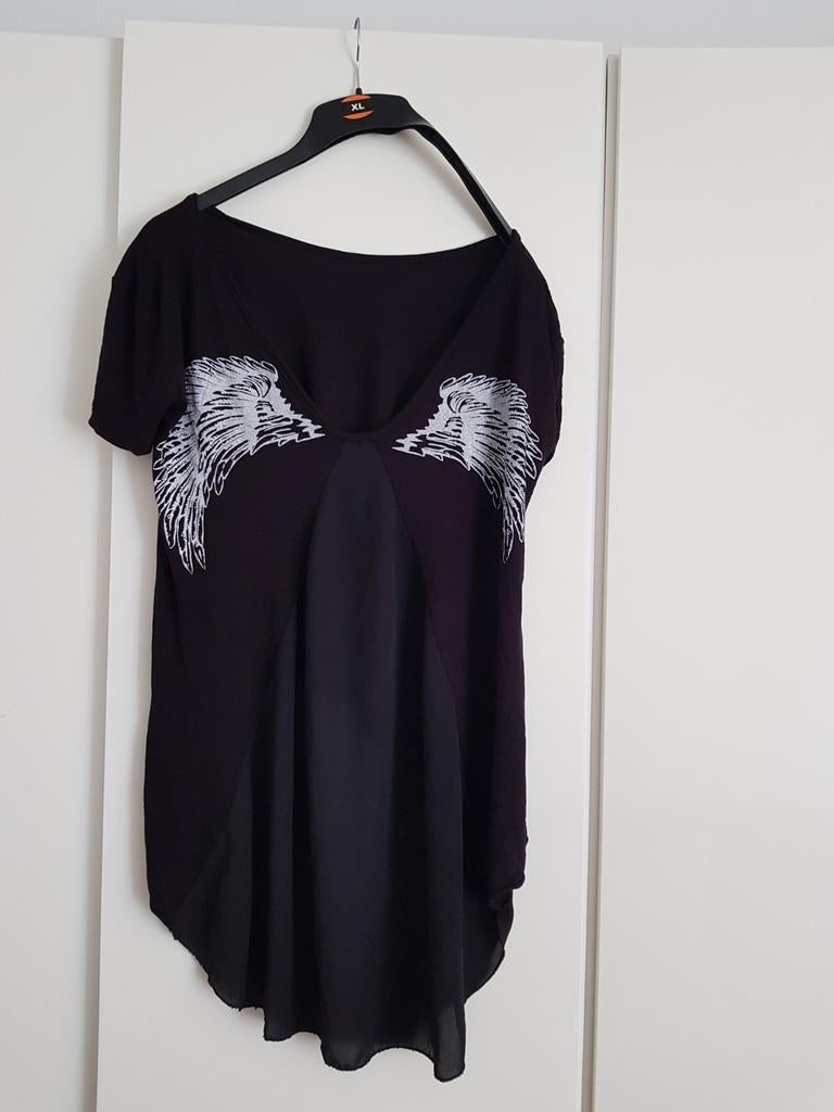 Zwarte shirt met achterop engelen vleugels maat M, Maat 38/40 (M), Zwart, Ophalen of Verzenden, Zo goed als nieuw