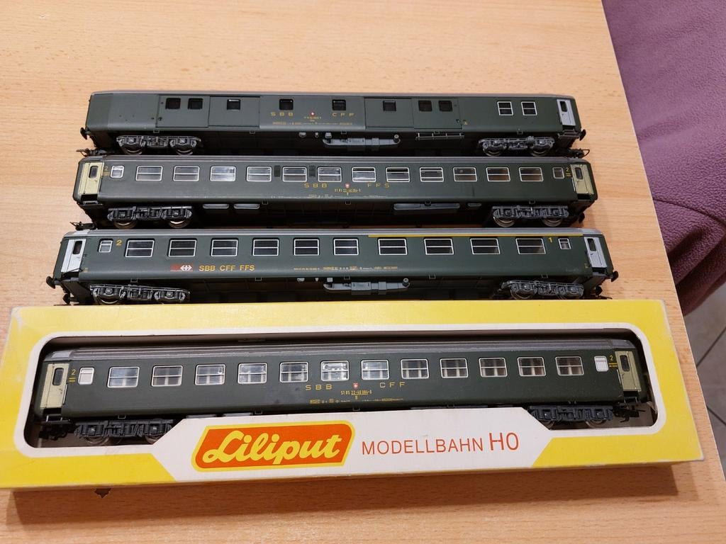 4 SBB rijtuigen Liliput/ Jouef exact 1:87, Gebruikt, Gelijkstroom, Wagon, Ophalen of Verzenden