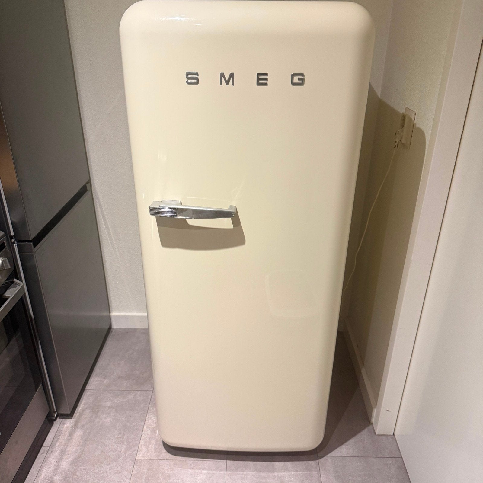 Smeg Koelkast - Crème, Retro Stijl, Witgoed en Apparatuur, Koelkasten en IJskasten, Ophalen, Gebruikt, 200 liter of meer, 140 tot 160 cm