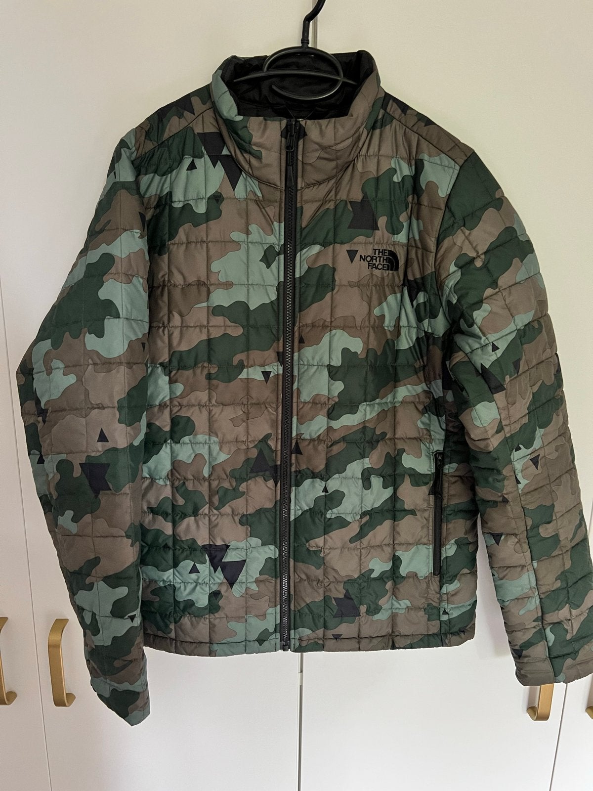 The North Face Camo Puffer Jas - Maat M, Ophalen of Verzenden, Nieuw, Maat 48/50 (M), Groen
