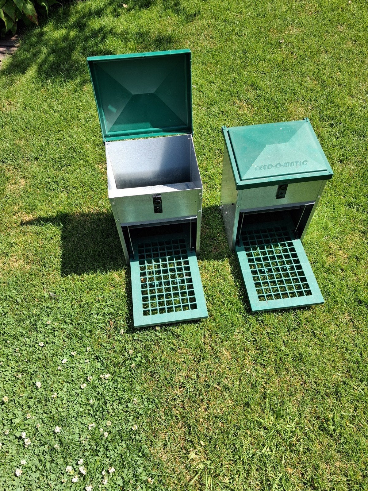 2x kippen voer-automaten., Dieren en Toebehoren, Pluimvee | Toebehoren, Ophalen, Zo goed als nieuw, Drinken en Voederen
