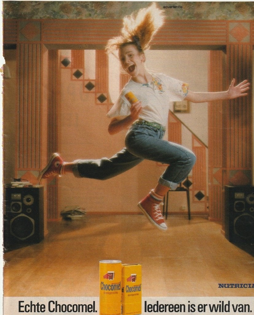 retro reclame 1989 Nutricia Chocomel meisje is er wild van, Verzenden, Overige typen