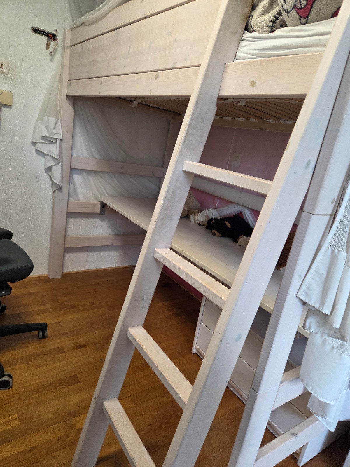 Lifetime hoogslaper met bureau, kledingkast + kastjes, Ophalen, 90 cm, Eenpersoons, Wit