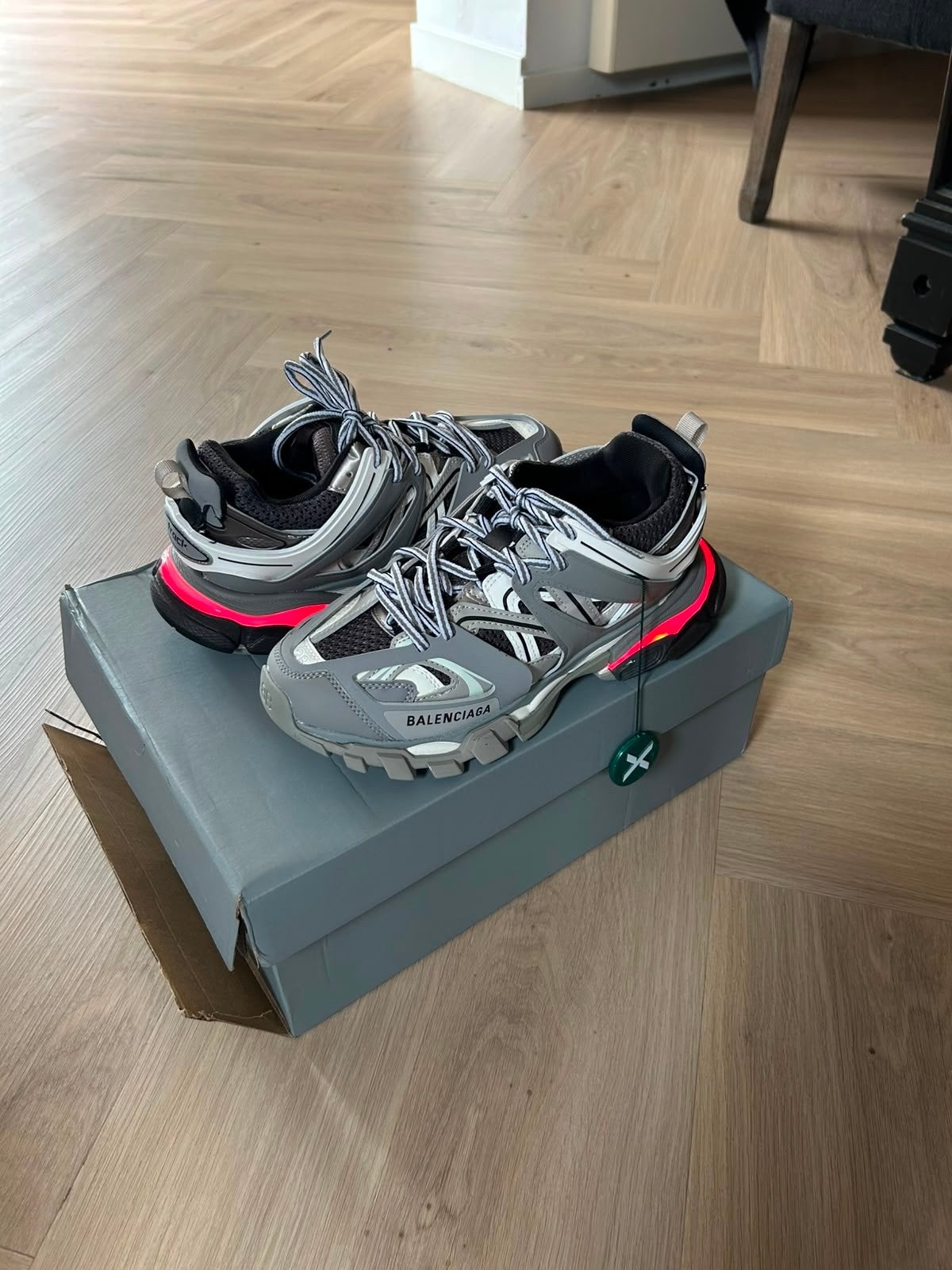 Balenciaga Track Sneakers led, Ophalen of Verzenden, Zo goed als nieuw, Zwart, Sneakers of Gympen